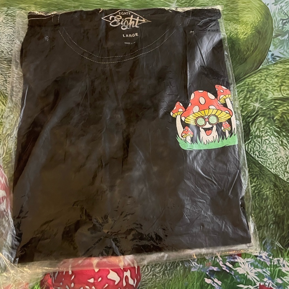 Black Tiedye MushroomT-Shirt, Large, NWOT - Picture 4 of 10